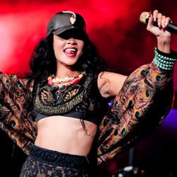 Rihanna & Calvin Harris Jadi Pembuka MTV Video Music Awards