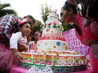 Pesta Meriah Ultah Amora Lemos