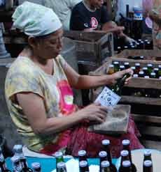 Tergerus Zaman, Kecap Cap Jeruk Pecel Masih Berproduksi