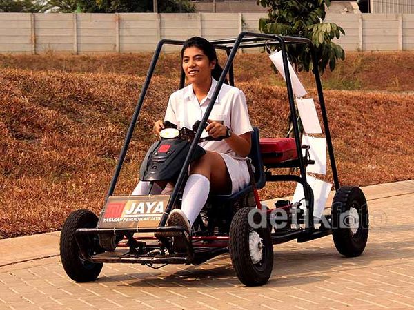 Kendaraan dari Besi Bekas