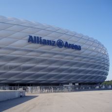 Mengunjungi Si Perahu Karet Allianz Arena