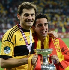 Persahabatan Casillas-Xavi Berbuah Penghargaan Prestisius