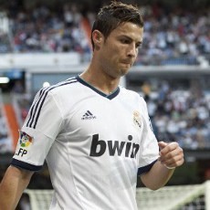 Ronaldo Sedih Bukan karena Uang