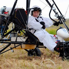 Naik Gantole, Putin Kawal Rombongan Burung Bangau Siberia Bermigrasi