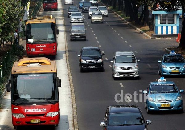 Sopir Ancam Mogok, TransJ Tetap Beroperasi