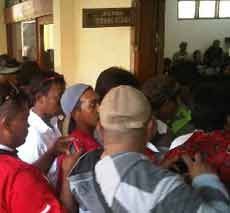 Saksi Ahli Pertanyakan Surat Pernyataan Kasek SMP Taman Siswa