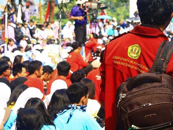 9000 Mahasiswa Baru UNPAD Ikuti Student Day 2012