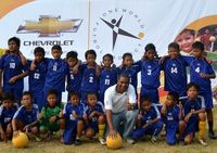 Chevrolet Donasikan Bola Kaki untuk Indonesia