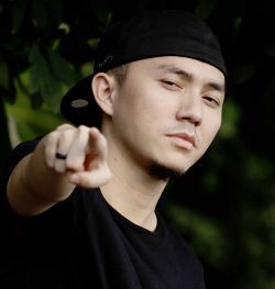 Omesh, Dapat Berkah dari Extravaganza