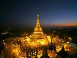 Aih! Cantiknya Kilau Emas Shwedagon Pagoda di Myanmar