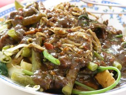 Rame-rame Makan Rujak Petis