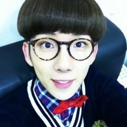 10 Gaya Paling Hot Jo Kwon 2AM (2)