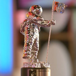 Daftar Lengkap Pemenang MTV VIdeo Music Awards 2012