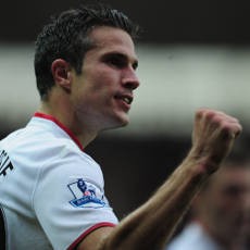 Carrick: RVP Akan Buat MU Lebih Hebat