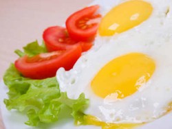 Makan Telur Setiap Pagi Bantu Turunkan Berat Badan