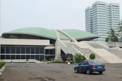 Anggota DPR yang Sering Kunker ke Luar Negeri, Bertobatlah!