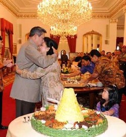 Presiden Putin Ucapkan Selamat Ultah ke SBY di APEC Leaders Meeting