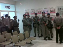 Ada Bom di Depok, Petugas Labfor Sambangi UGD RS Mitra Keluarga