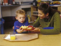 Tempat Penitipan Anak Jadi Sarana Pengenalan Makanan Sehat