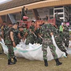  TNI Bantu Siapkan Venue untuk Upacara Pembukaan PON XVIII