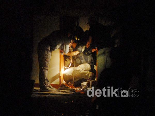 Polisi Sisir Lokasi Ledakan