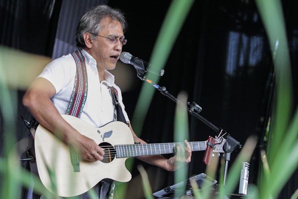 Konser Plastik Iwan Fals