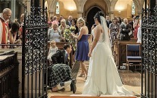 Duh! Cincin Kawin Hilang di Gereja Saat Pengantin Mengucap Janji Setia