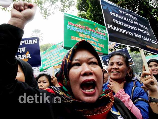 Perempuan Demo KPU Soal Kuota 30 Persen