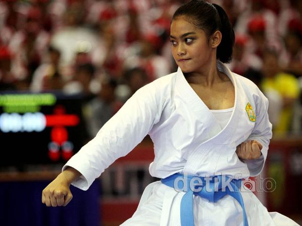 Karateka-karateka Cantik Unjuk Gigi di PON Riau