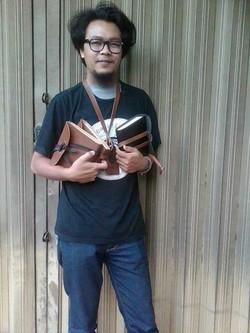 Fotografer Ini Banting Setir Jadi Pengusaha Buku Catatan