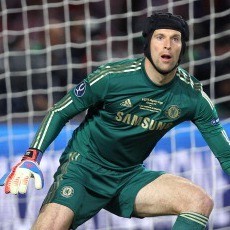 Cech Akan Jalani Operasi Siku di Akhir Musim