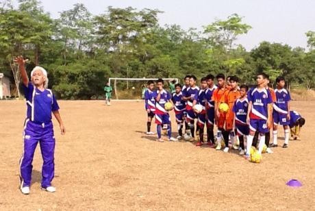 Cintai Bola, Miliki Bolanya
