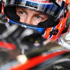 Gagal Finis, Button Tak Menyerah Kejar Gelar