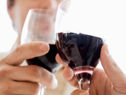 Sari Anggur Merah Turunkan Tekanan Darah