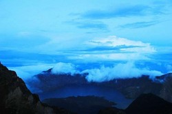 Menikmati Cantiknya Istana Dewi Anjani