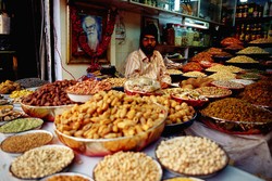 Pasar Ini Menjual Ribuan Kuliner Asli India!