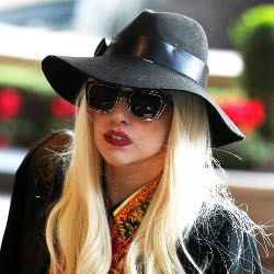 Tribute Lady Gaga untuk Putri Diana & Amy Winehouse