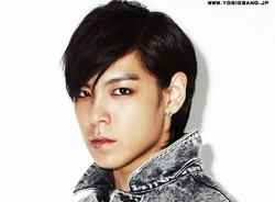 T.O.P. Lanjutkan Syuting Film Terbaru dengan Sutradara Baru