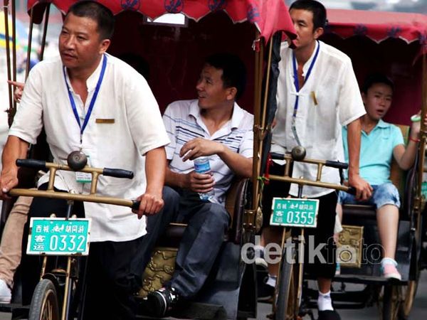 Geliat Becak di Shichahai