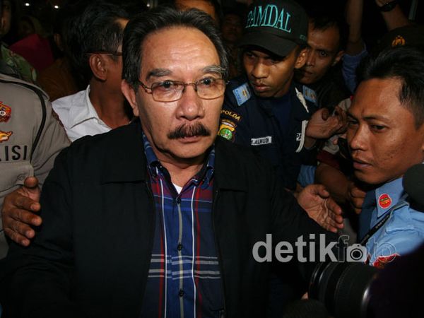 Antasari Rapat dengan Timwas Century