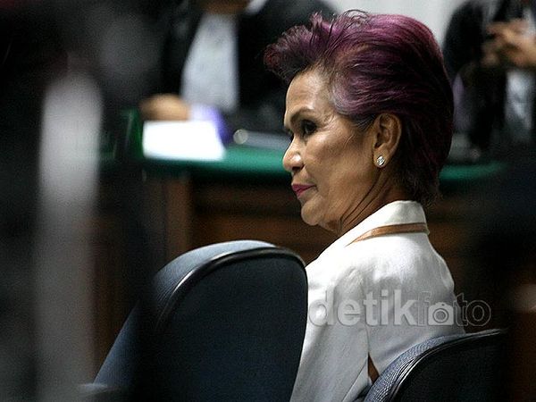 Miranda Dituntut 4 Tahun Penjara