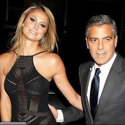George Clooney Putus Cinta dengan si Pegulat Pirang