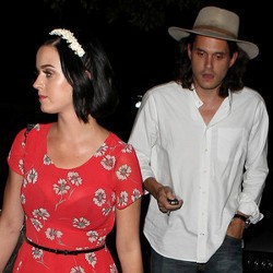 Katy Perry Nari Bareng John Mayer di Klub Striptis