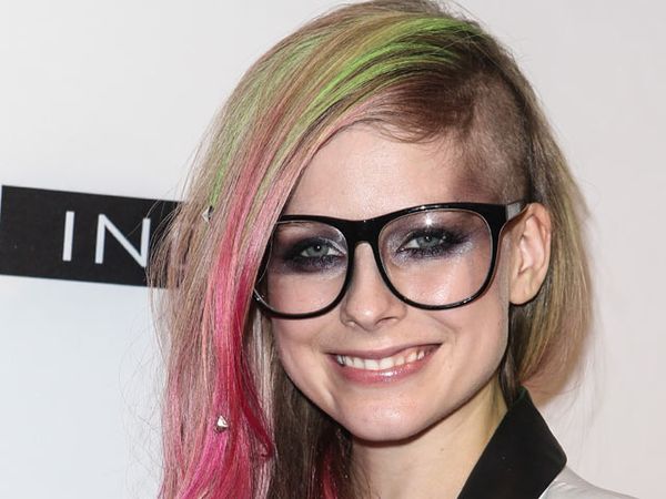 Rambut Avril Lavigne Bertabur Studded