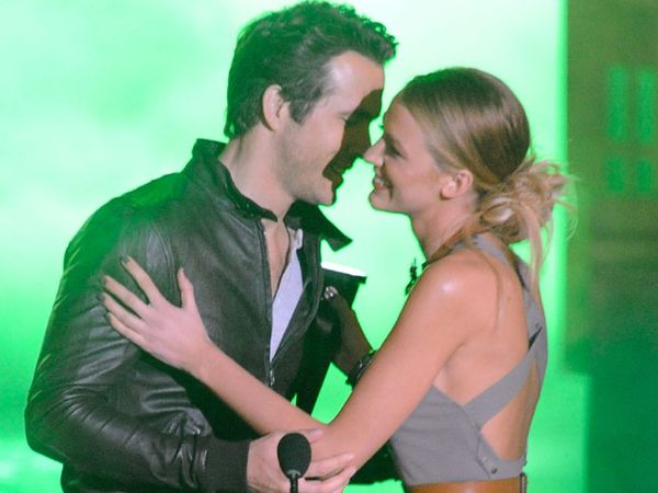Yuk, Intip Kemesraan Blake Lively & Ryan Reynolds