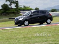 Menjajal Mirage di Sirkuit