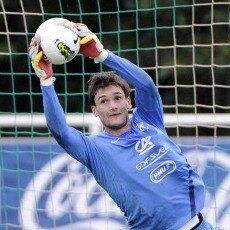 Assou-Ekoto: Lloris Harus Bersaing dengan Friedel