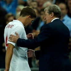 Hodgson: Gerrard Tak Layak Dikartu Merah