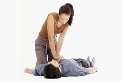 Bagaimana Melakukan Pertolongan Pertama untuk Orang yang Keracunan?