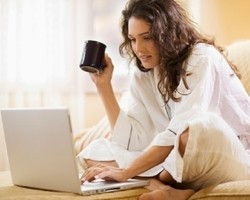 Tips Membersihkan Layar Komputer